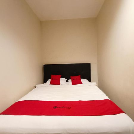 Reddoorz At Rids Hotel Manado Exterior photo