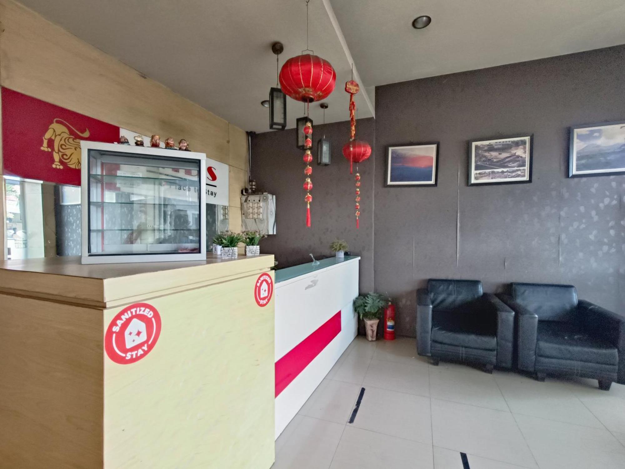 Reddoorz At Rids Hotel Manado Exterior photo